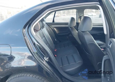 2010 Volkswagen Jetta Limited Edition from USA, damaged, VIN 3VWRZ7AJXAM158192